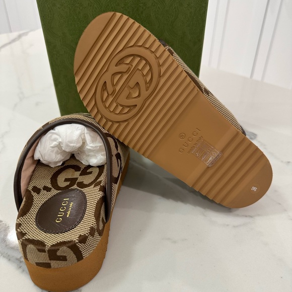 Gucci Jumbo GG Slide Sandals - Picture 6 of 9